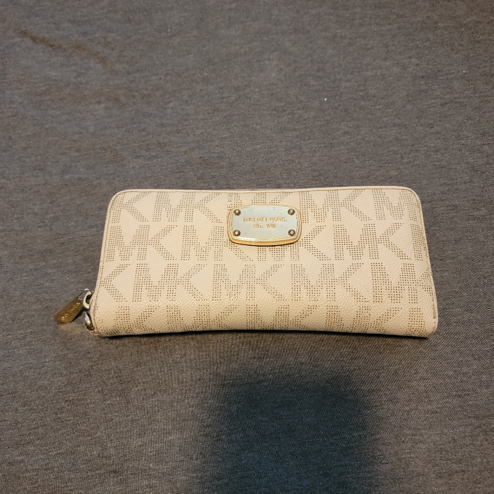 Michael Kors wallet